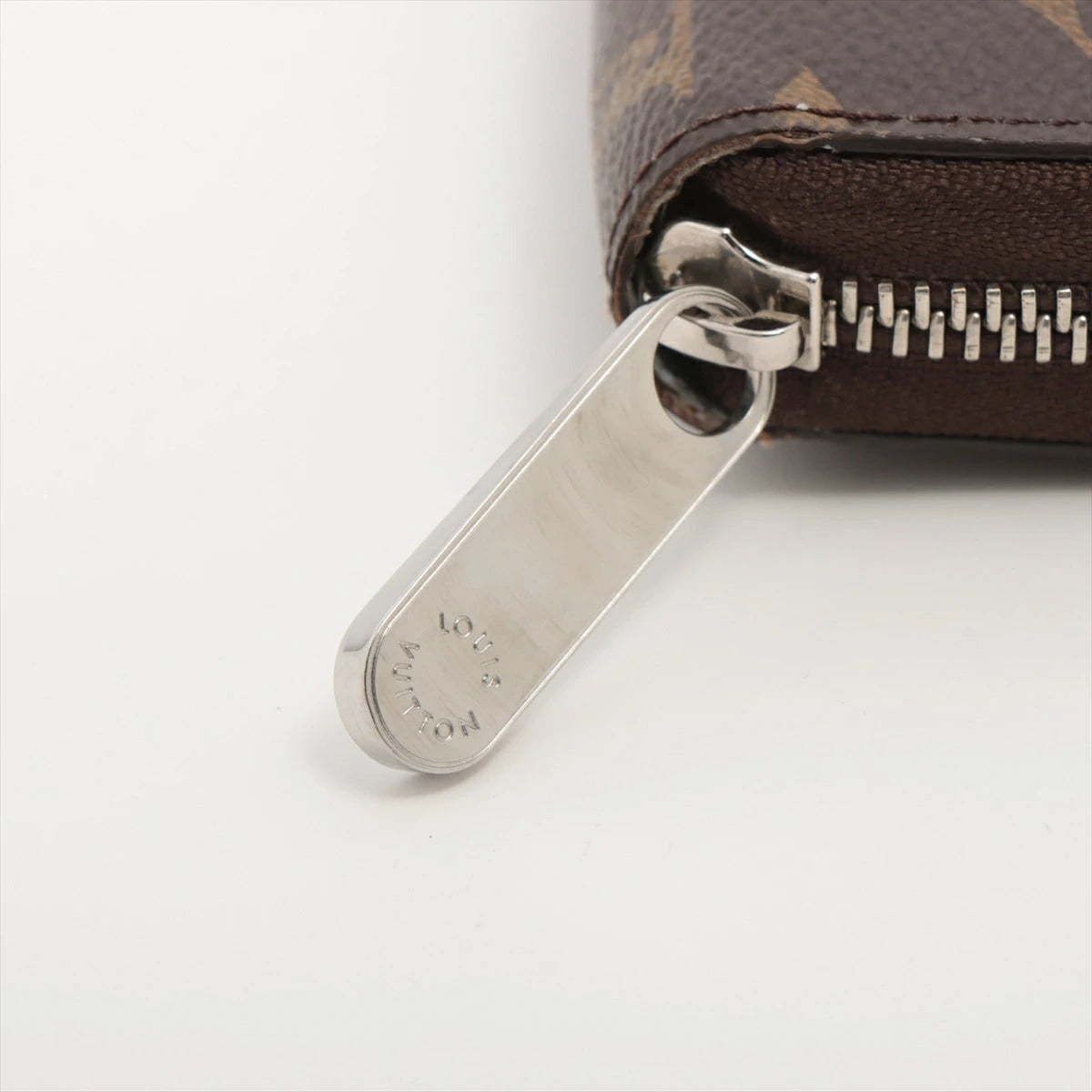 Louis Vuitton Monogram Zippy Wallet M11776