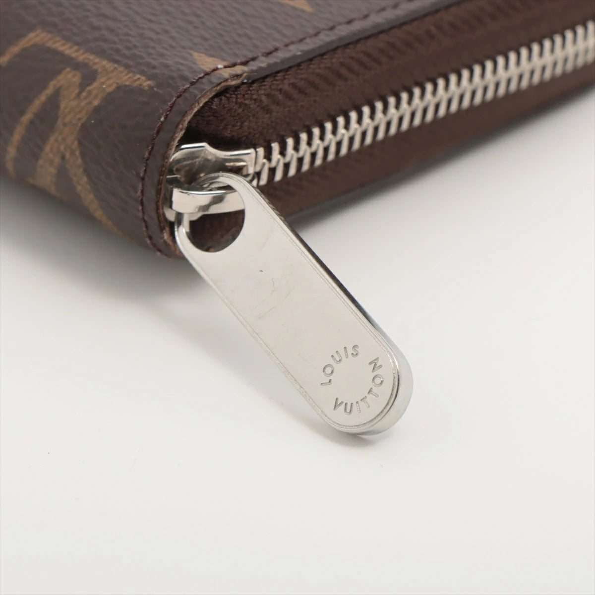 Louis Vuitton Monogram Zippy Wallet M11776