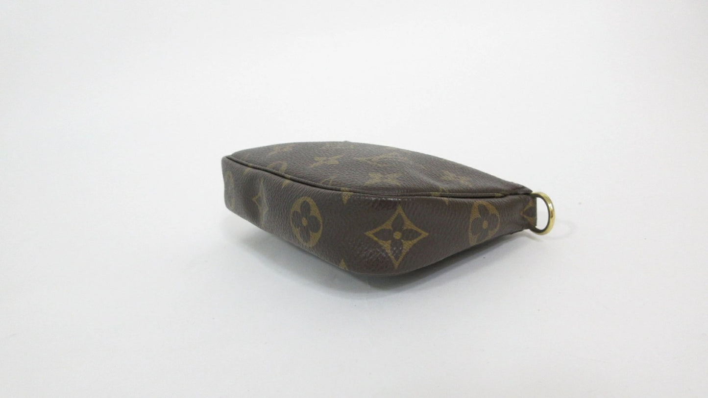 Louis Vuitton Monogram Mini Pochette Accessoires M58009