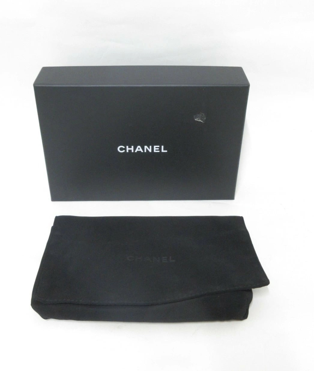 Chanel Chanel 19 Lambskin Chain Wallet, Black, 30s