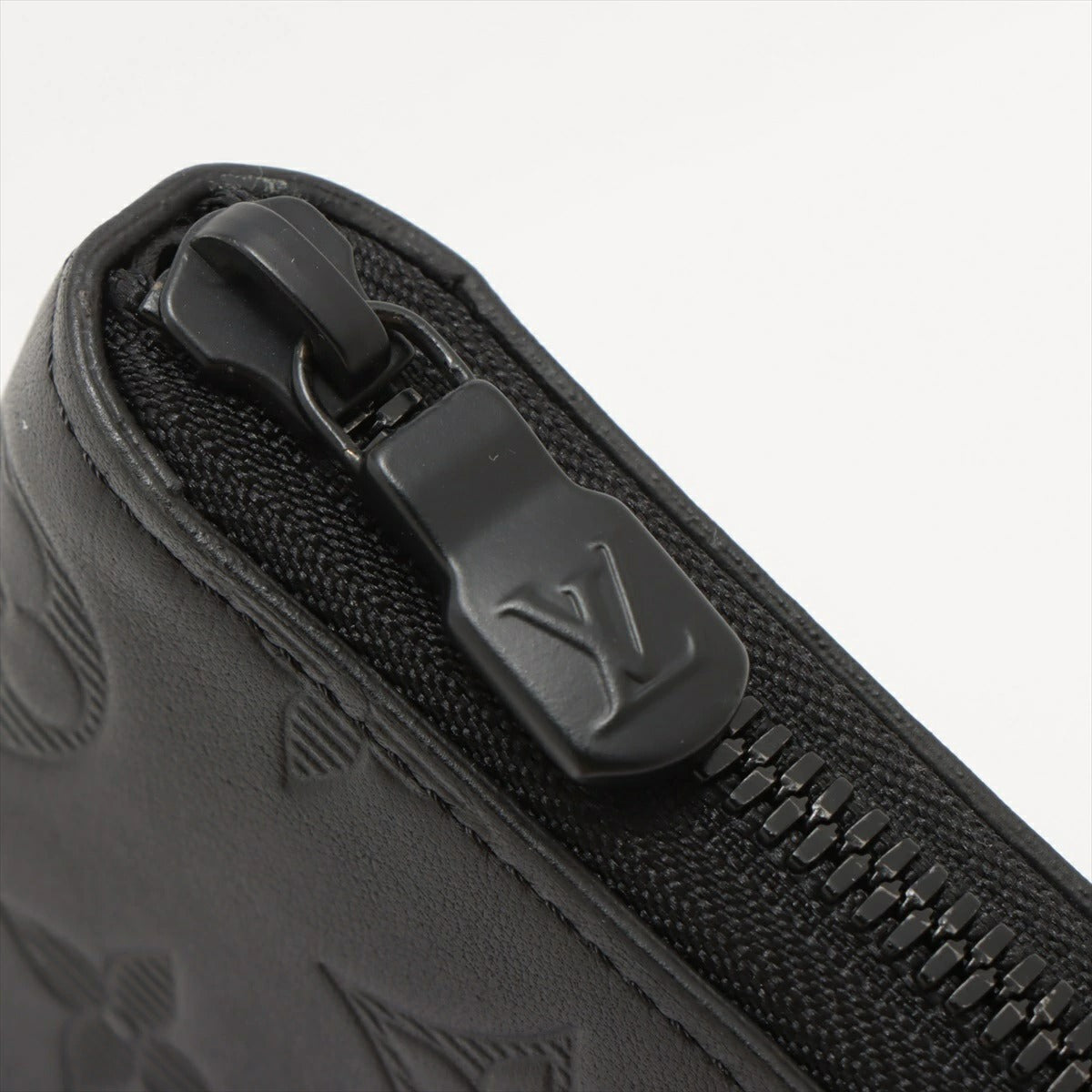 Louis Vuitton Shadow Zippy Wallet Vertical M62902