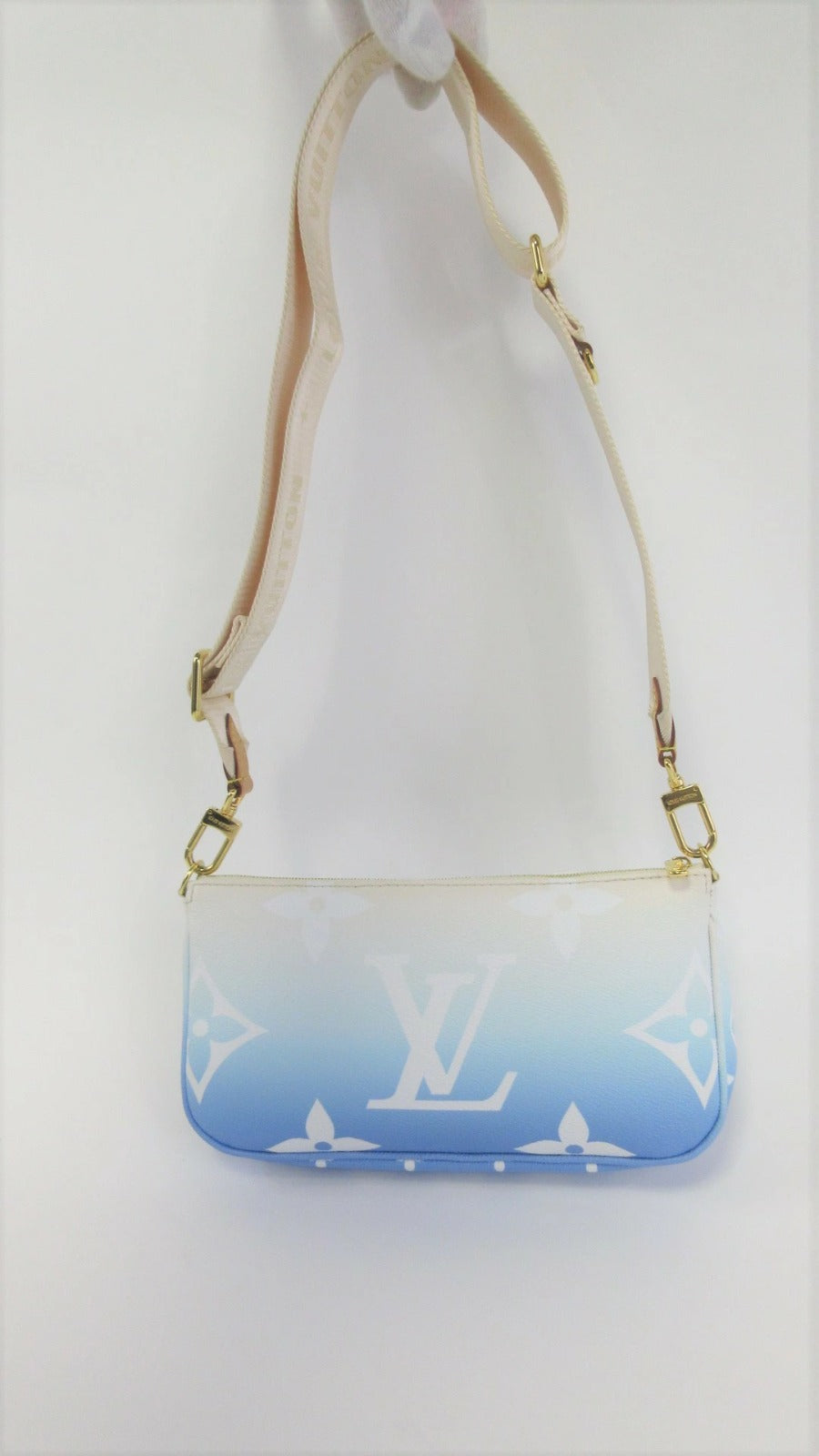 Louis Vuitton Monogram Giant Multi Pochette Accessoires M57633 Crossbody Bag