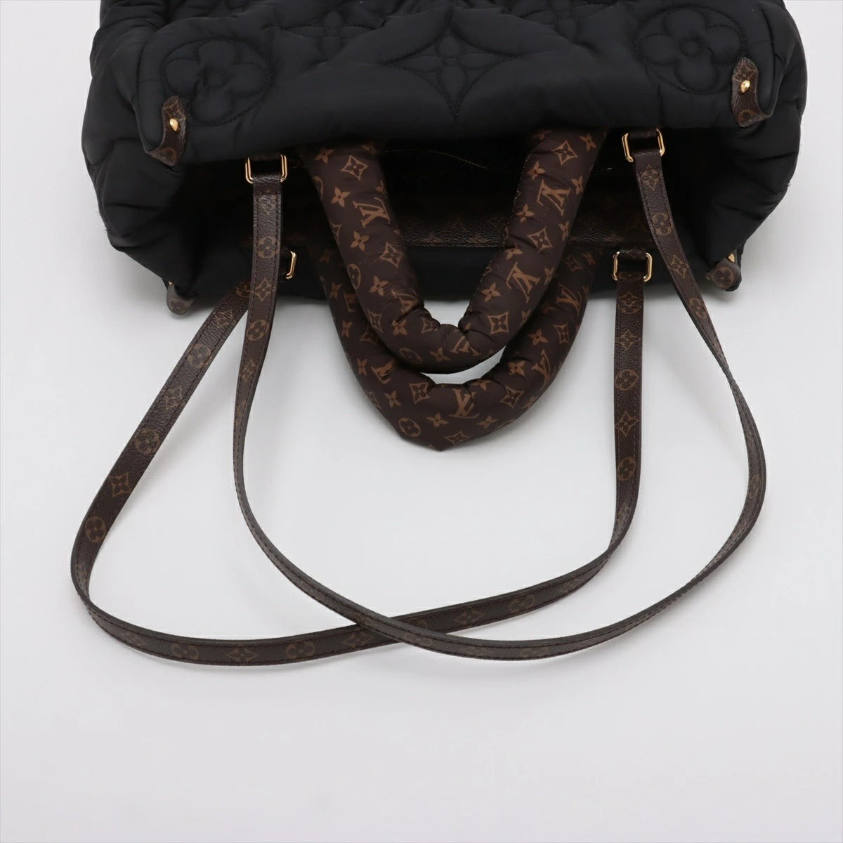 Louis Vuitton LV Pillow On The Go MM M21069 Tote Bag