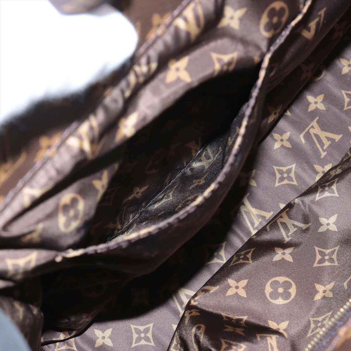 Louis Vuitton LV Pillow On The Go MM M21069 Tote Bag
